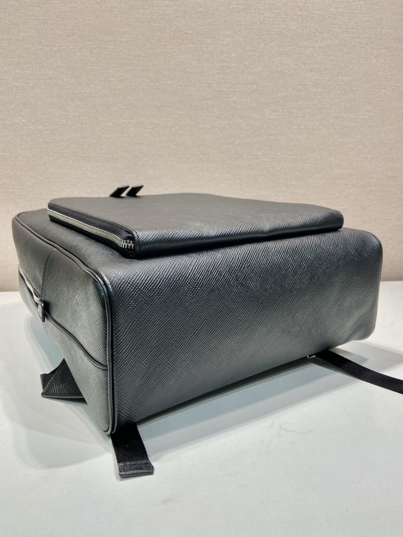 Pra*a backpacks